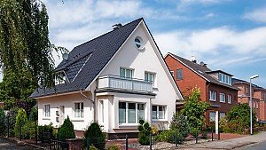 Was ist besser: Immobilie in Grevenbroich verkaufen oder vermieten?