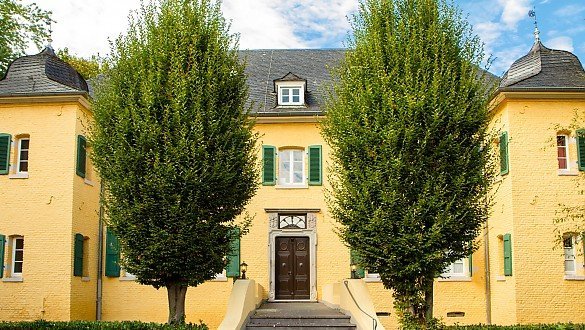 Immobilienmakler J�chen