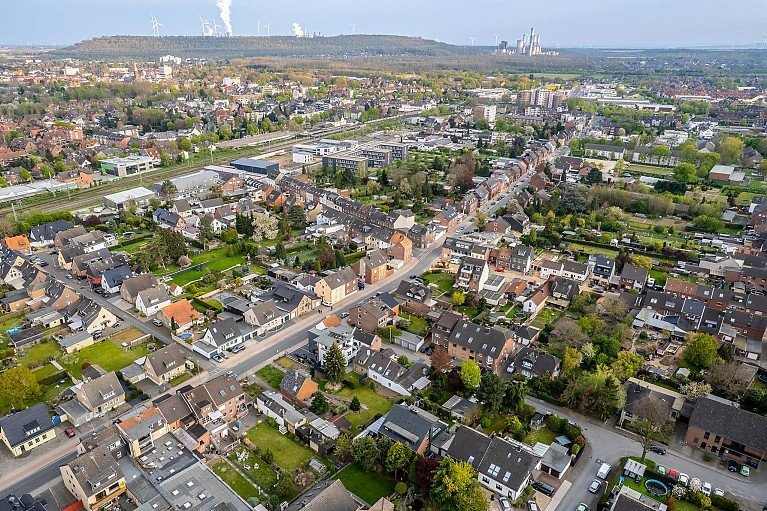 Drohnenfoto Grevenbroich zur Lage und Grundst�cksbewertung