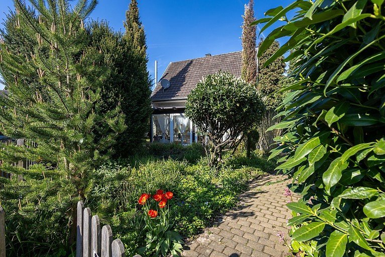 Gro�er Garten bei einem Haus in Grevenbroich-Orken