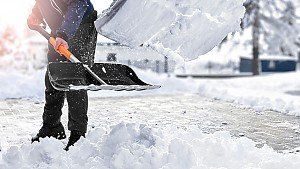 Schnee r�umen und richtig streuen in Grevenbroich