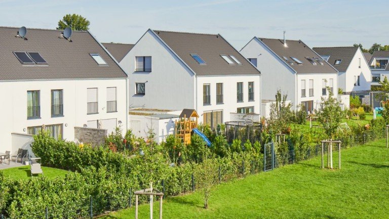 Neubau Doppelhaush�lfte Grevenbroich Grevenbroich Doppelhaush�lfte Musterimmobilie: Neubau-Doppelhaush�lfte in Grevenbroich - Bewertung, K�uferzielgruppe und professionelle Verkaufsstrategie