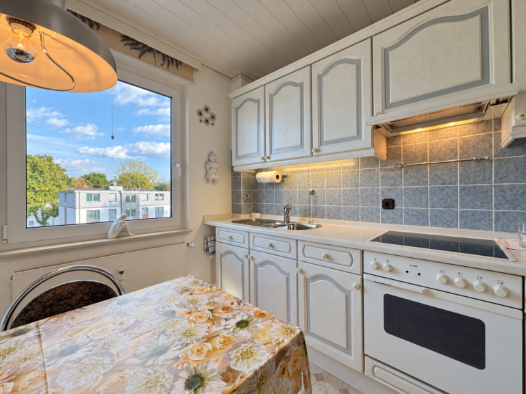 Hauptbild: Gepflegte 3-Zimmer-Wohnung im 3. Obergeschoss mit Ostbalkon, Tiefgarage und gr�nem Innenhof